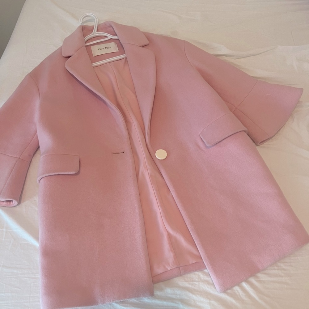Sakura wool coat. Amazing condition only wore once! Super cute for spring! 🌸